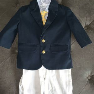 Natuica Baby 4 piece suit 12 months nwot